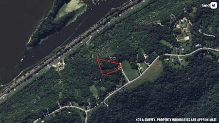 Scenic Point Bluff-Top Retreat with Mississippi River Views - image 45