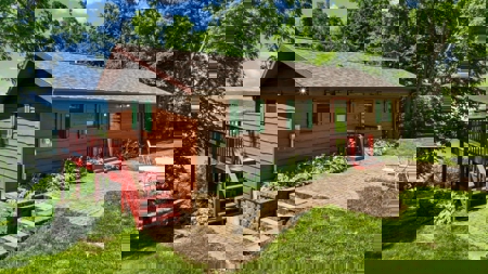 Scenic Point Bluff-Top Retreat with Mississippi River Views - image 5