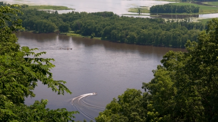 Scenic Point Bluff-Top Retreat with Mississippi River Views - image 32