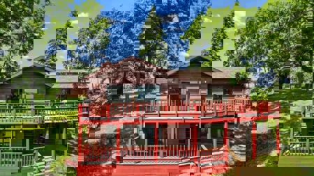 Scenic Point Bluff-Top Retreat with Mississippi River Views - image 1