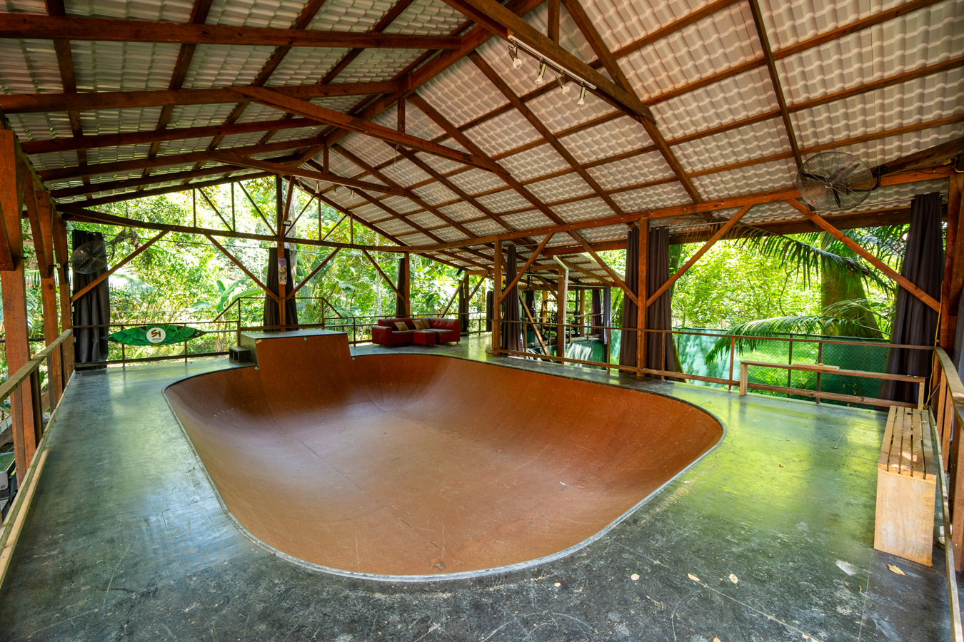Epic B&B with Pool & Skate Bowl — Big Creek, Isla Colón - 41
