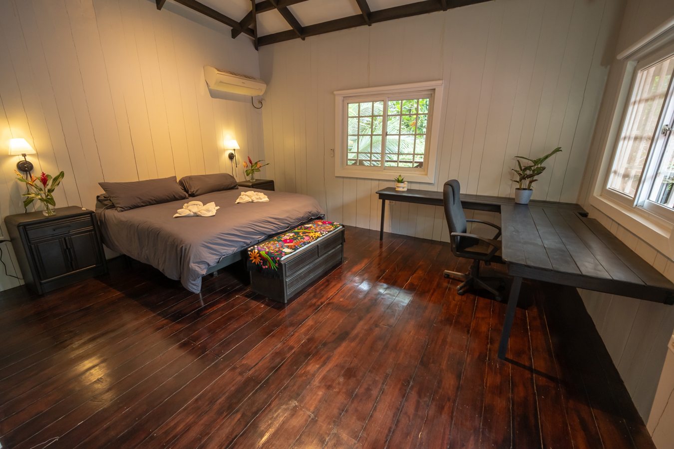 Epic B&B with Pool & Skate Bowl — Big Creek, Isla Colón - 17