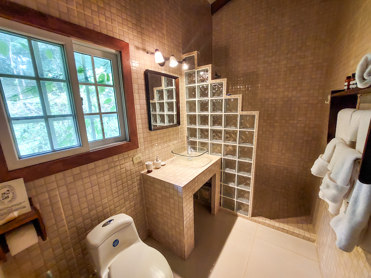Epic B&B with Pool & Skate Bowl — Big Creek, Isla Colón - 27