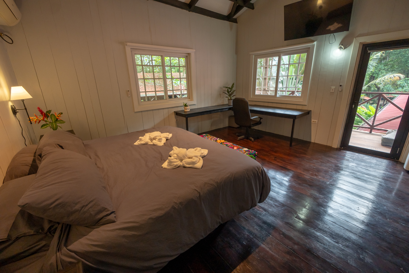 Epic B&B with Pool & Skate Bowl — Big Creek, Isla Colón - 18