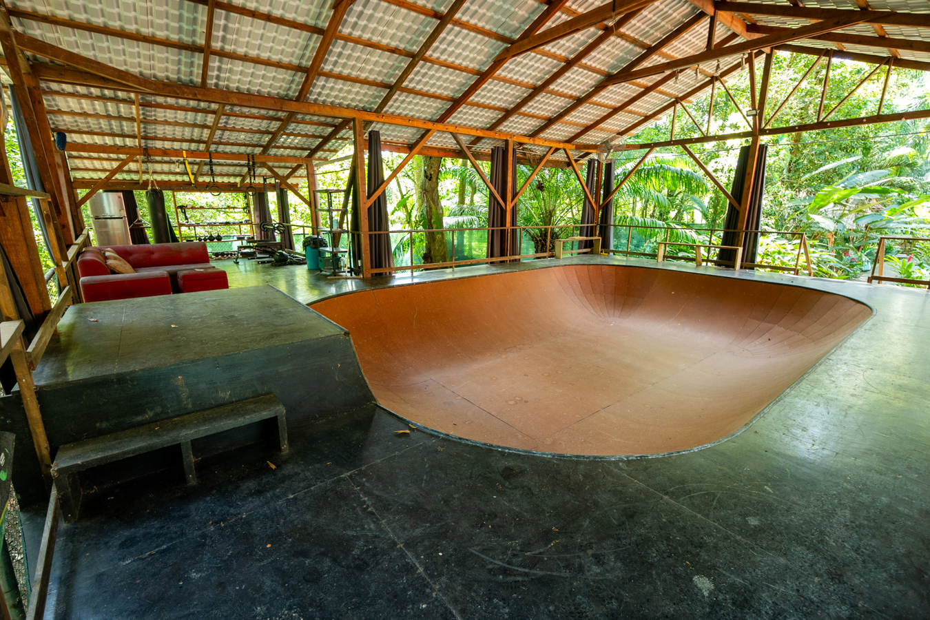 Epic B&B with Pool & Skate Bowl — Big Creek, Isla Colón - 39