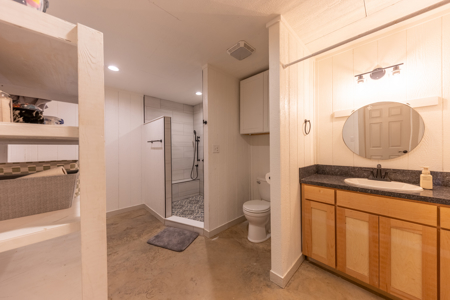 2021 3BR-2.5BA, Insulated AC's Shop + Guest Quarters 15.85 Acres - image 33