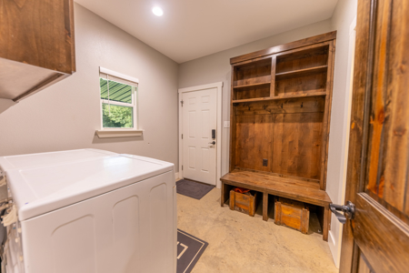 2021 3BR-2.5BA, Insulated AC's Shop + Guest Quarters 15.85 Acres - image 23