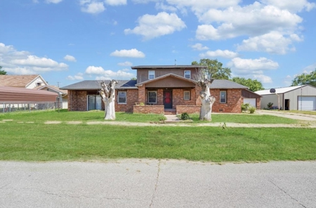 Spacious 4 Bedroom Home For Sale In Helena, Oklahoma - image 1