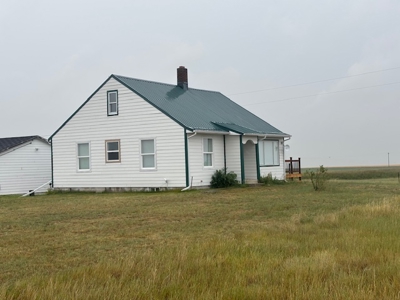 Country home on 20 acres barn, fenced, garage - image 3