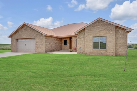 Custom Brick Home & 160 Acres for Sale in Washita County, OK - image 2