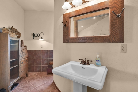 Custom Brick Home & 160 Acres for Sale in Washita County, OK - image 18