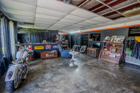 Commercial Property Online Only Auction in Leoma TN - image 2