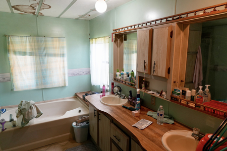 Mobile Home with Acreage, Investor or Handyman Special, Lake Cit - image 12