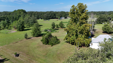 Mobile Home with Acreage, Investor or Handyman Special, Lake Cit - image 2