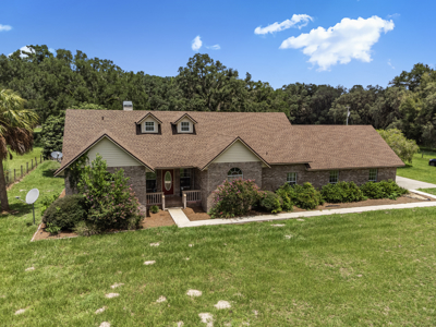 Beautiful 3 Bedroom Home For Sale in Chiefland, FL - image 3