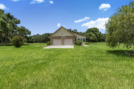 Beautiful 3 Bedroom Home For Sale in Chiefland, FL - image 47