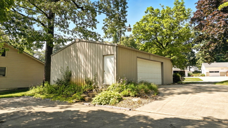 Lakefront Home For Sale in NE Indiana - image 30