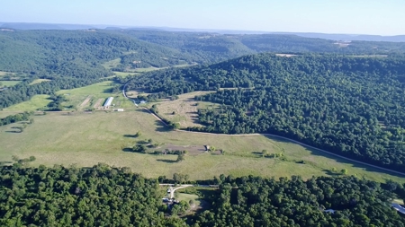 Remodeled Country Home Near Green Forest Arkansas - image 45