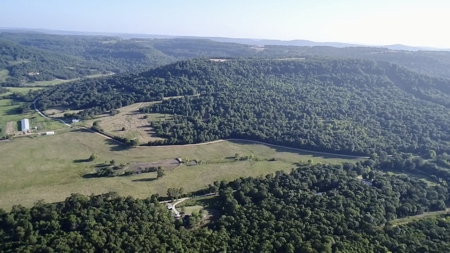 Remodeled Country Home Near Green Forest Arkansas - image 49