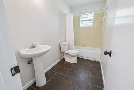 Cozy Country Home for Sale in Live Oak, Florida - image 11