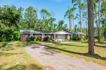 Cozy Country Home for Sale in Live Oak, Florida - image 4
