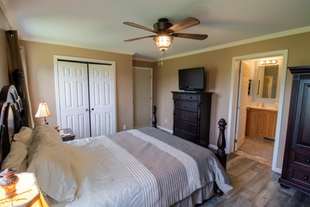 Country Home W/ Acreage For Sale in Upstate NY - image 16