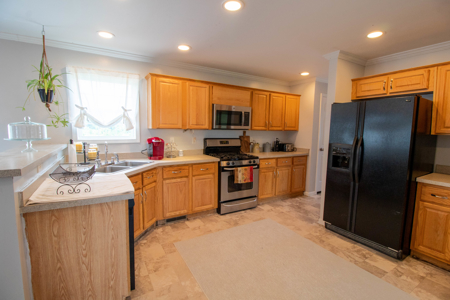 Country Home W/ Acreage For Sale in Upstate NY - image 9