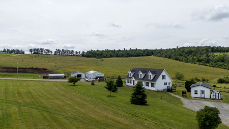 Country Home W/ Acreage For Sale in Upstate NY - image 5