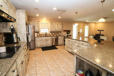 **COUNTRY HOME**North of LITTLEFIELD on Hwy 385 - image 7