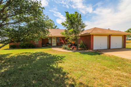 **COUNTRY HOME**North of LITTLEFIELD on Hwy 385 - image 1