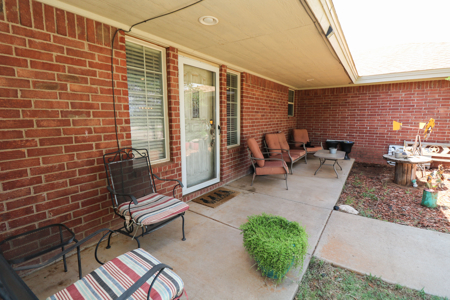 **COUNTRY HOME**North of LITTLEFIELD on Hwy 385 - image 3