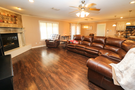 **COUNTRY HOME**North of LITTLEFIELD on Hwy 385 - image 6