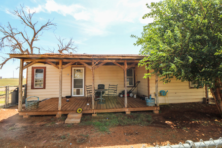 **COUNTRY HOME**North of LITTLEFIELD on Hwy 385 - image 20