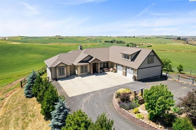 Stunning Country Home Property on 5 Acres in Colfax, Washington!