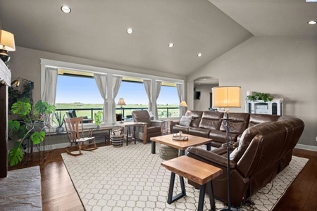 Stunning Country Home Property on 5 Acres in Colfax, Washington! - image 3