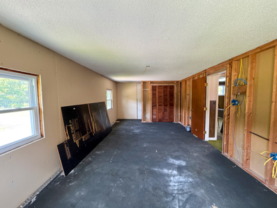 Spacious Intown Split Level Home - image 27