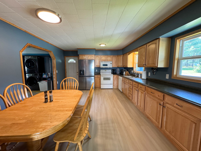 Spacious Intown Split Level Home - image 6