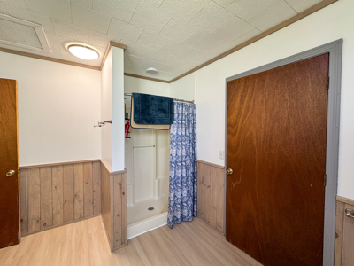 Spacious Intown Split Level Home - image 17