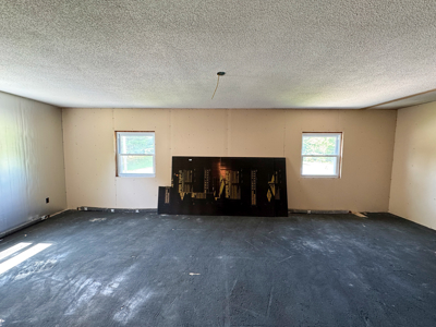 Spacious Intown Split Level Home - image 25