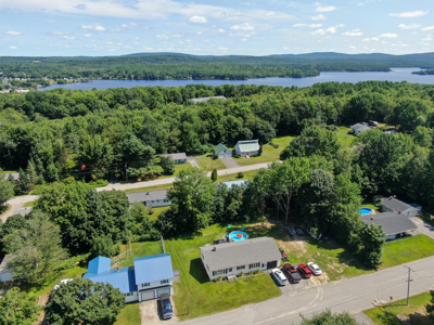 Spacious Intown Split Level Home - image 4