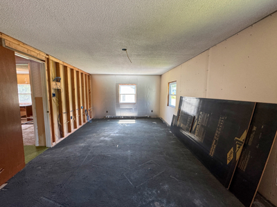 Spacious Intown Split Level Home - image 26