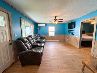Spacious Intown Split Level Home - image 8