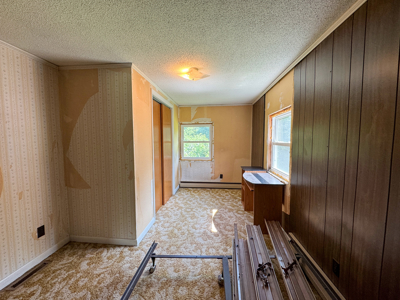 Spacious Intown Split Level Home - image 23