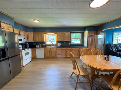Spacious Intown Split Level Home - image 5