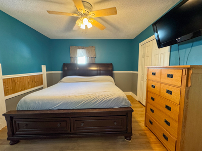Spacious Intown Split Level Home - image 10