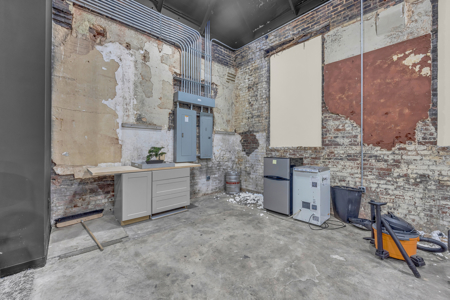 Downtown Rome’s Premier Creative Commercial Space ±8,500 SF LEASE - image 39