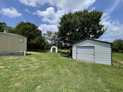 Sardis Lake property: Lake House with outbuildings - image 5