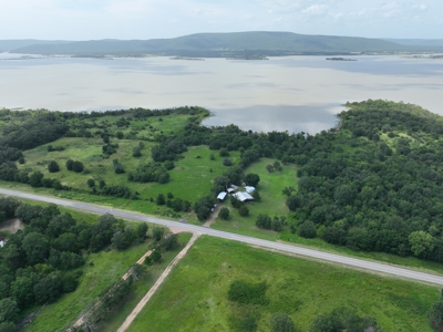 Sardis Lake property: Lake House with outbuildings - image 2