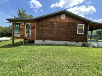 Sardis Lake property: Lake House with outbuildings - image 13