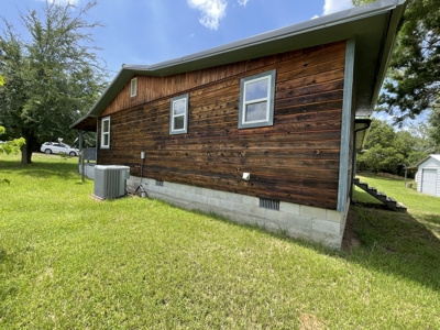 Sardis Lake property: Lake House with outbuildings - image 16